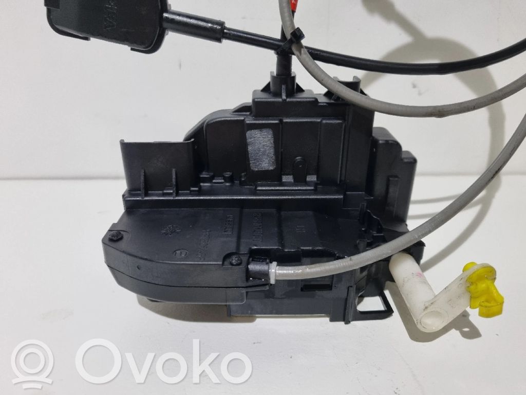 Замок (у ручки)   R202400250
