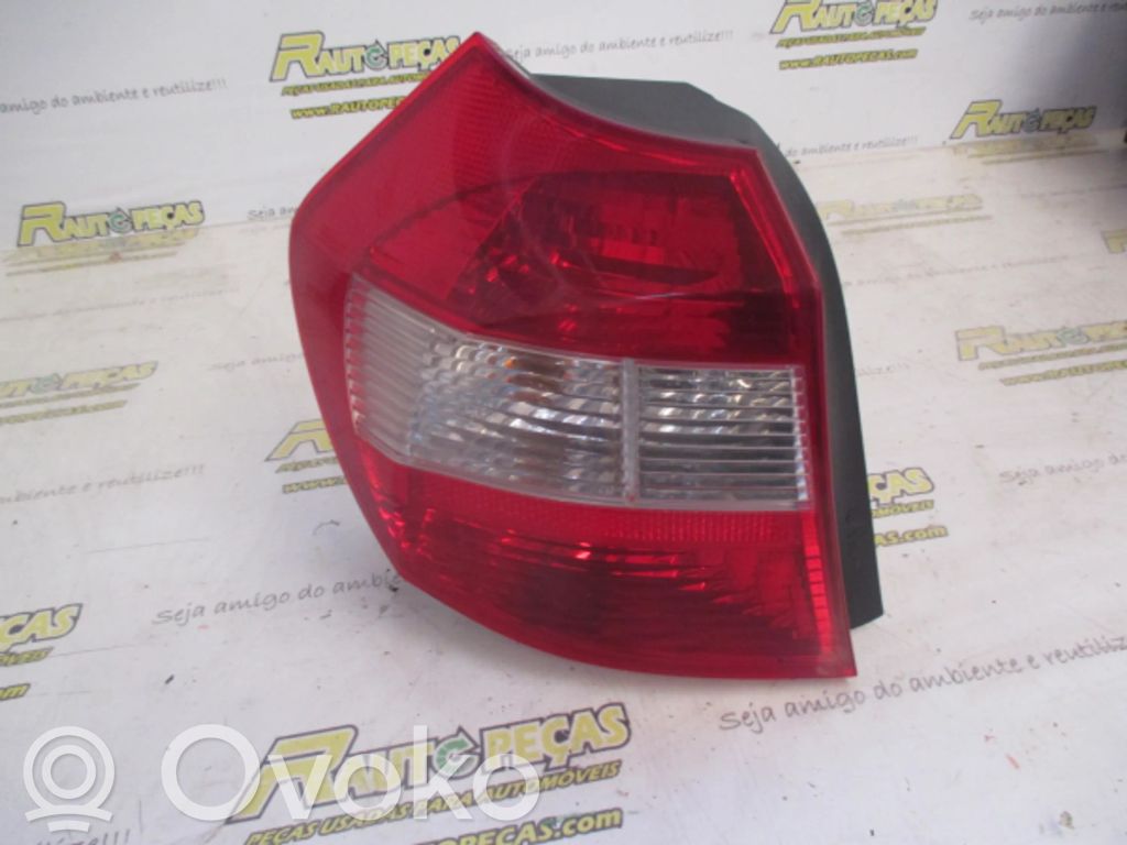 Tailgate rear/tail lights   R140511