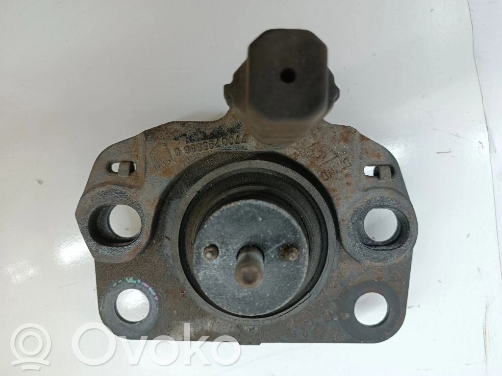 Renault Clio I Engine mount bracket 