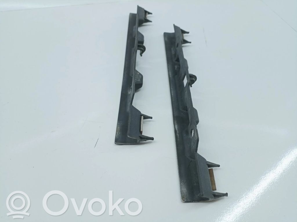Renault Clio I Parachoques delantero 