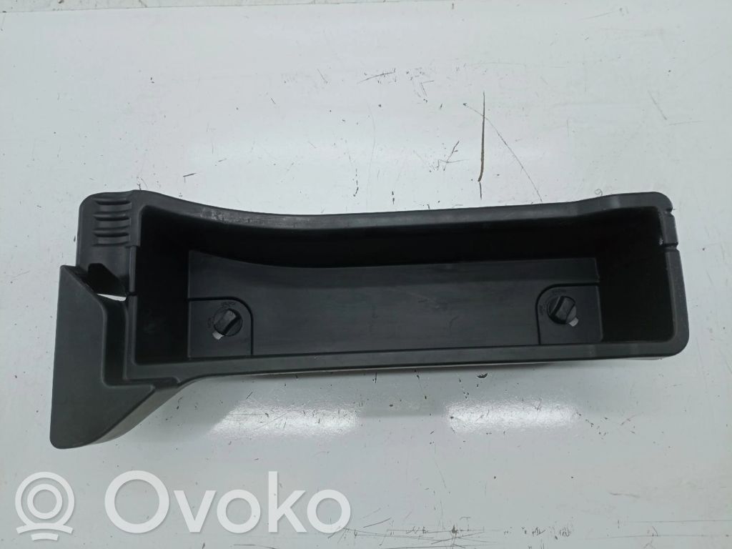 Toyota Yaris Panel drawer/shelf pad 