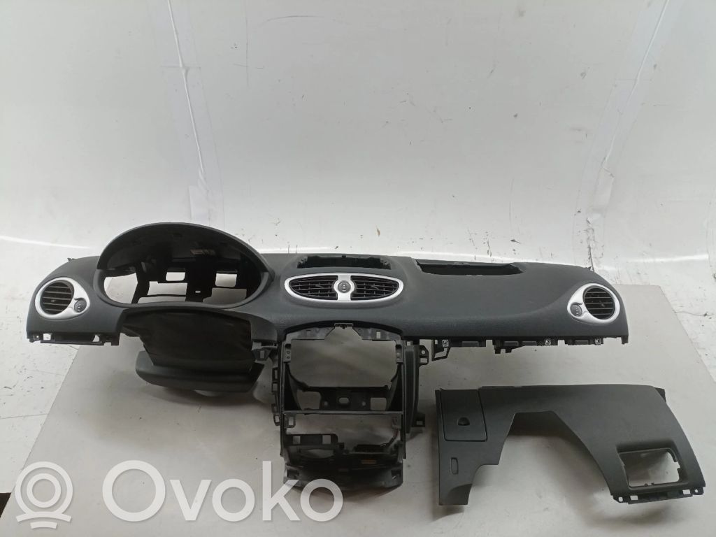 Renault Clio III Panelė 