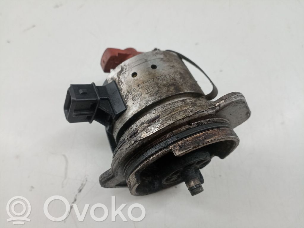 Ignition distributor   0237521024