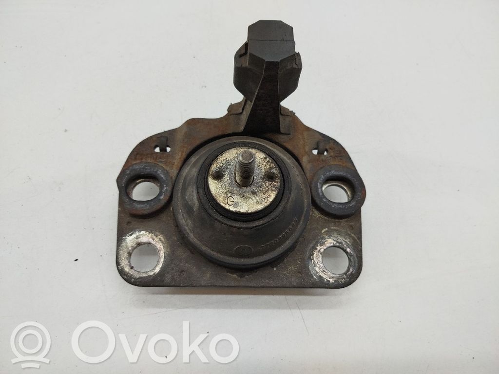 Renault Clio I Engine mount bracket 