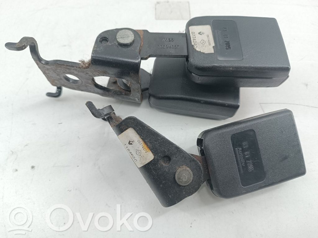 Kolmannen istuinrivin turvavyö   077424C,116465C