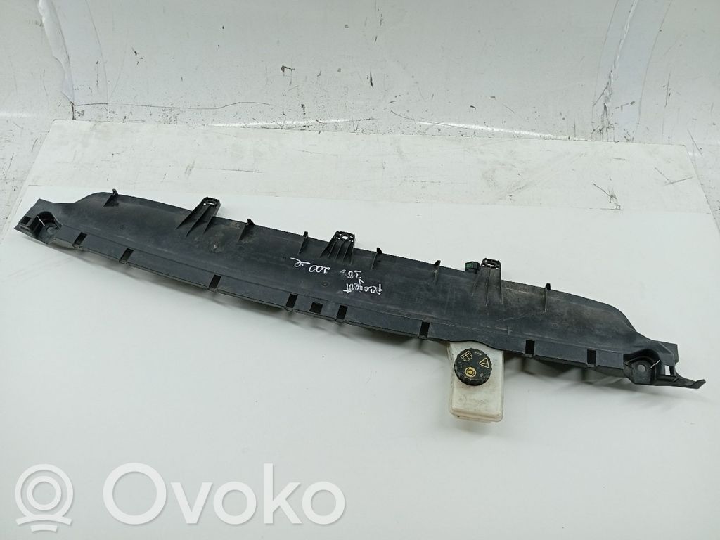Front grill   9807815180
