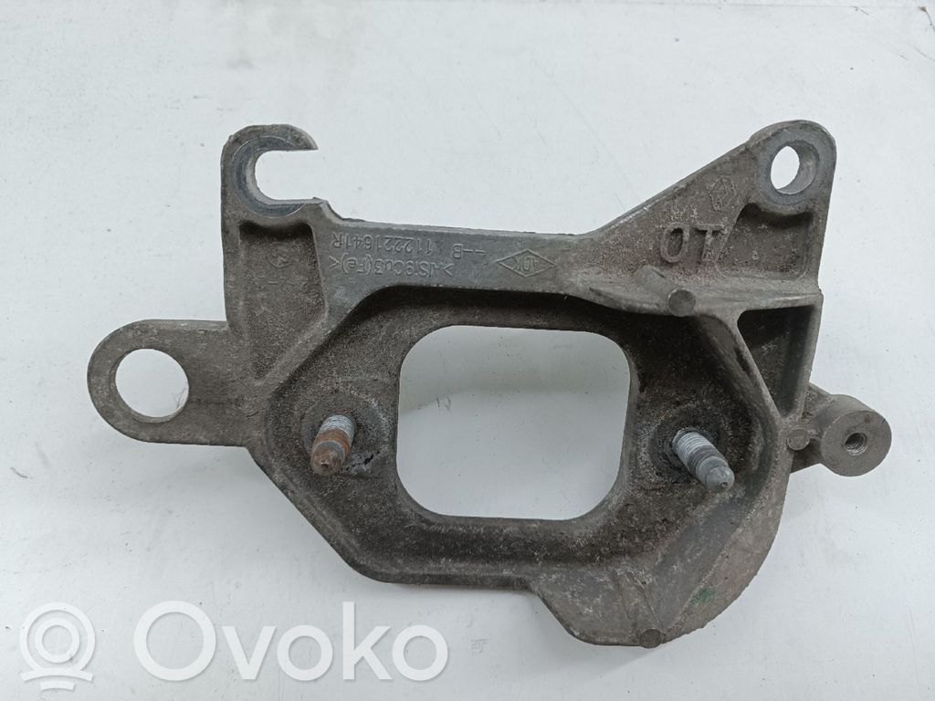 Engine mount bracket   112221641R