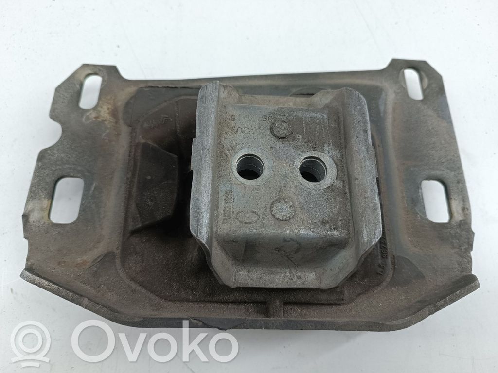 Dzinēja spilvens   9673768480