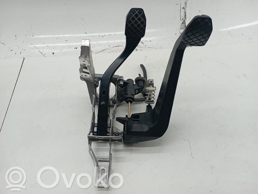 Assemblage pédale   8E1721117,8E1722316