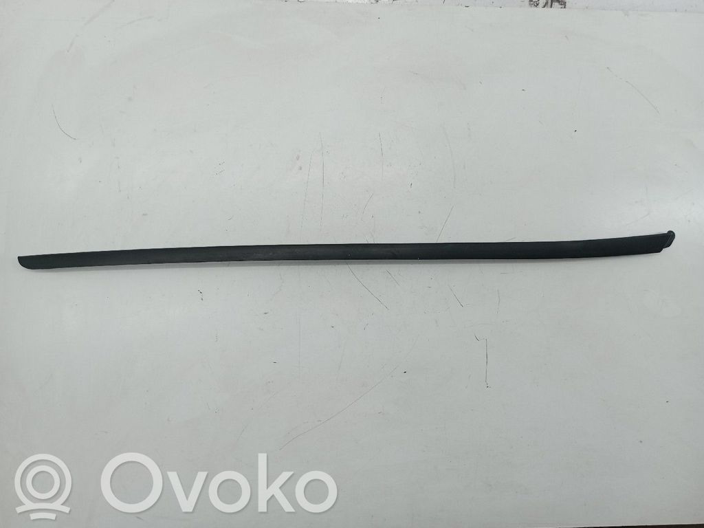 Front windscreen/windshield window   8E0854328