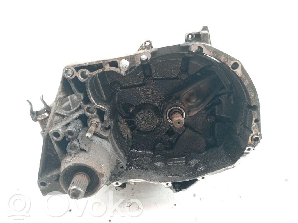 Manual 5 speed gearbox   JB1032