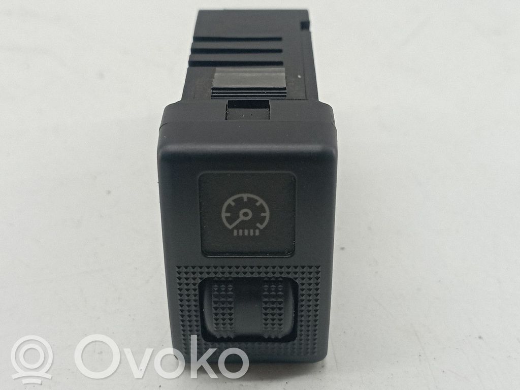 Speedometer (instrument cluster)   DE60666R0,04056500