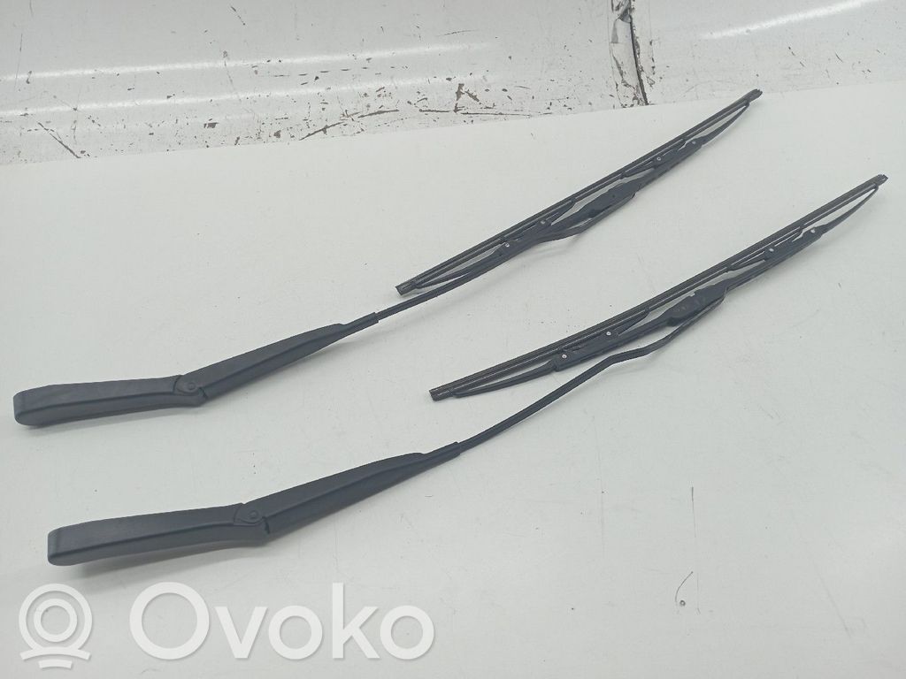 Front windscreen/windshield window   90559554,90559553