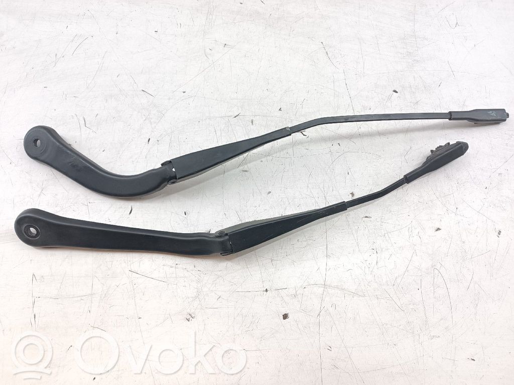 Front windscreen/windshield window   61617253,39701180
