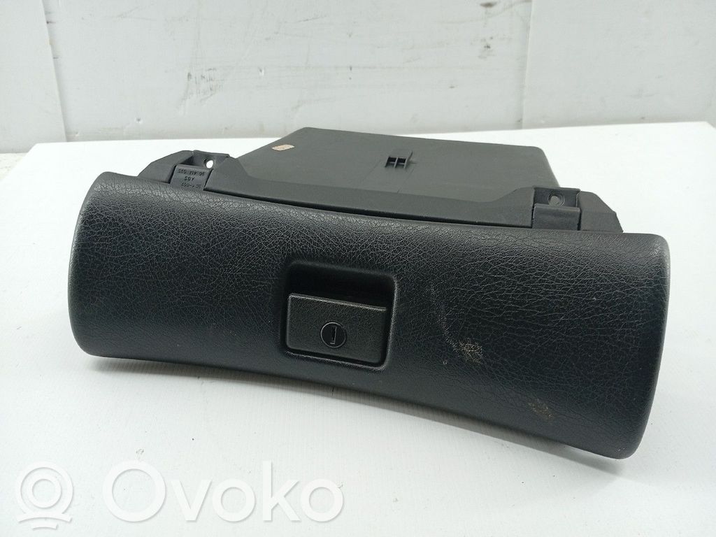 Opel Astra F Sertar/raft panou de bord 