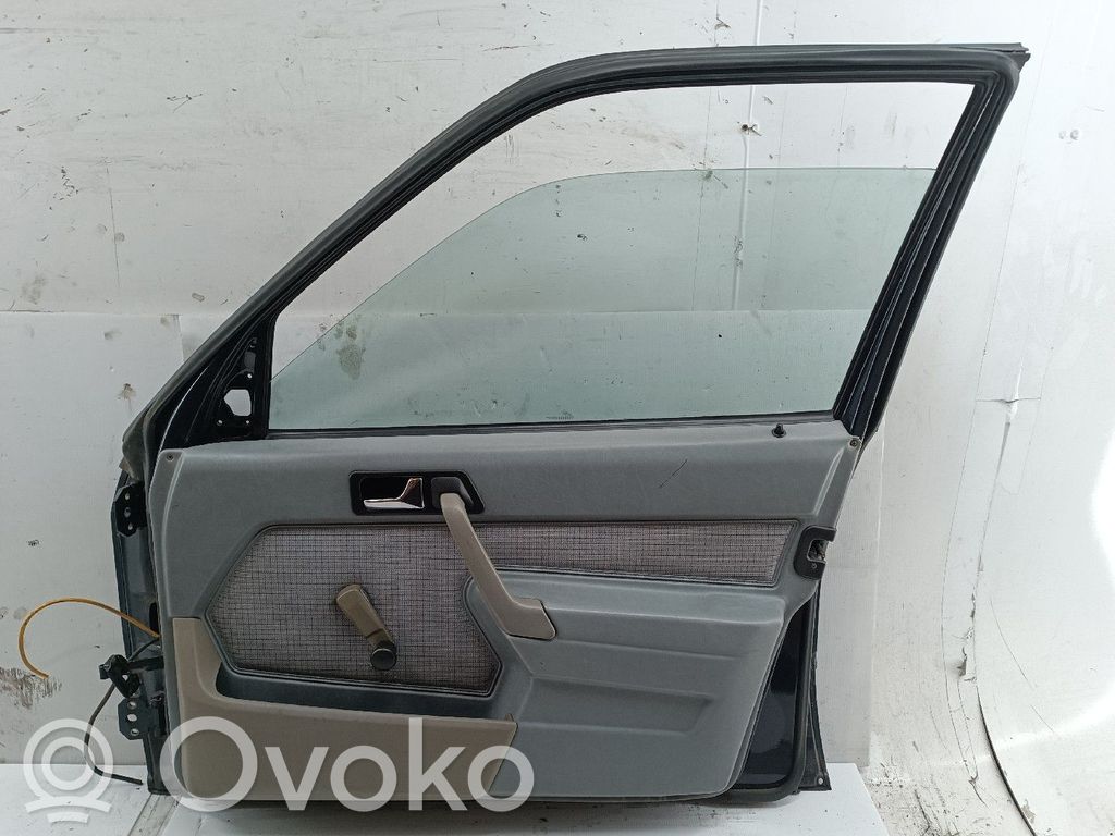 Mercedes-Benz 190 W201 Priekinės durys 