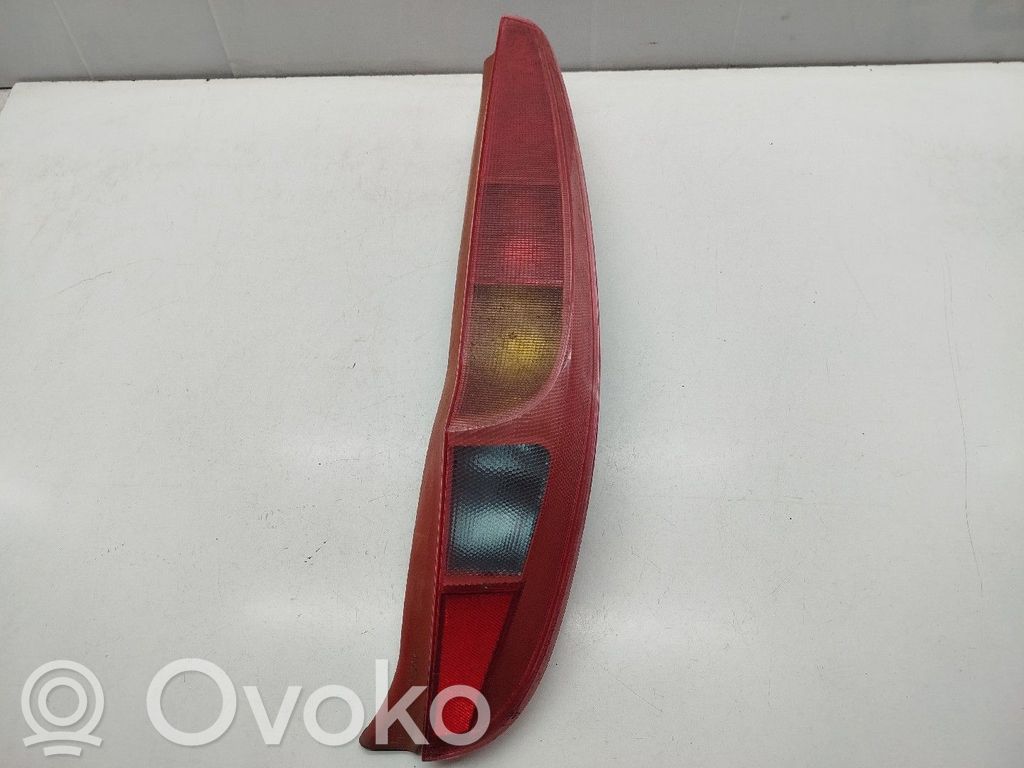 Fiat Punto (188) Lampă spate în capacul portbagajului 