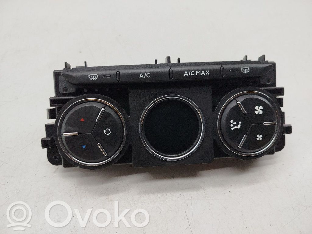 Climate control unit   5P4441100