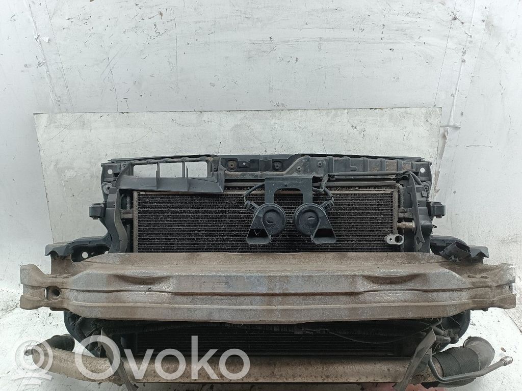 Priekšpusē bampera sastiprinājums   4F0951229,4F0807771