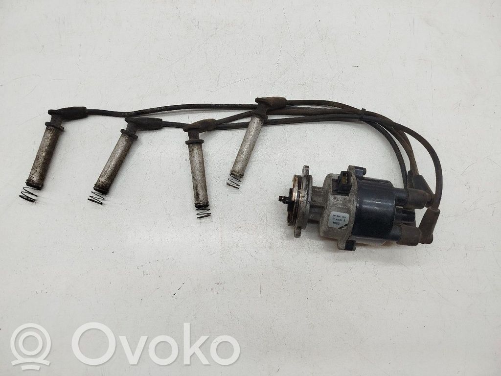 Opel Corsa B Distribuidor de encendido 