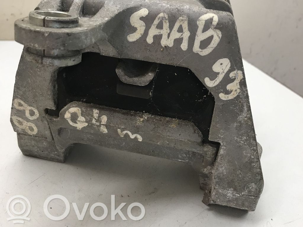 Engine mount bracket   21044618