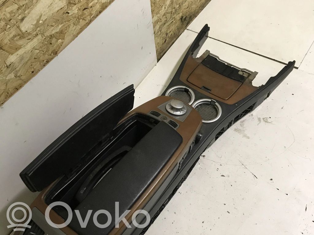 Armrest   E082050025