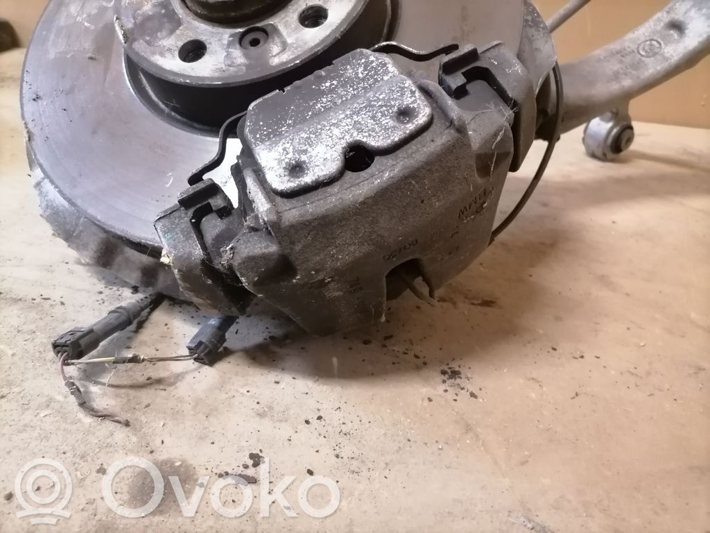 BMW X5 F15 Priekšējā riteņa rumbas vārpstas šarnīrs (stupica, capfa) 
