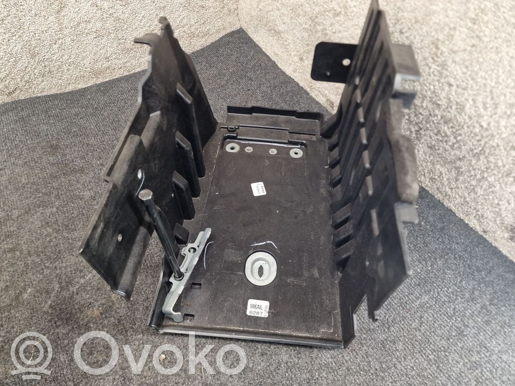 Land Rover Range Rover Evoque L551 Akumuliatoriaus dėžė 