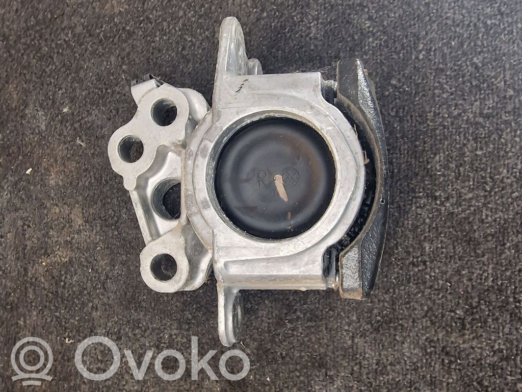 Land Rover Range Rover Evoque L551 Engine mount bracket 