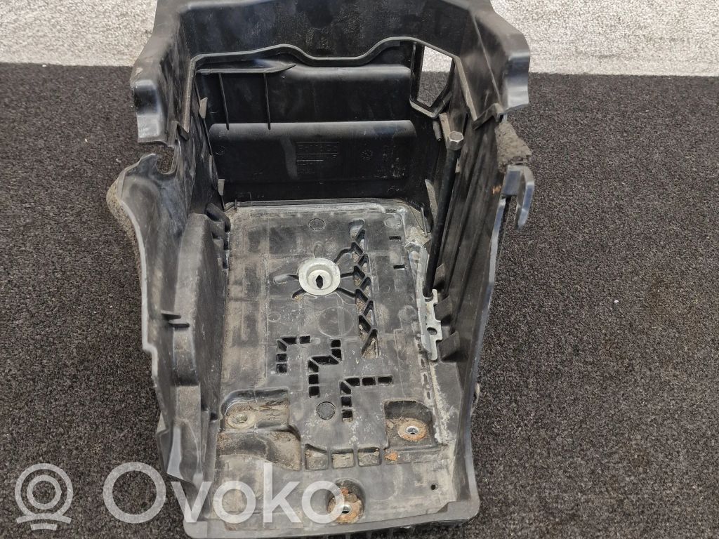 Land Rover Evoque I Akkulaatikon alusta 