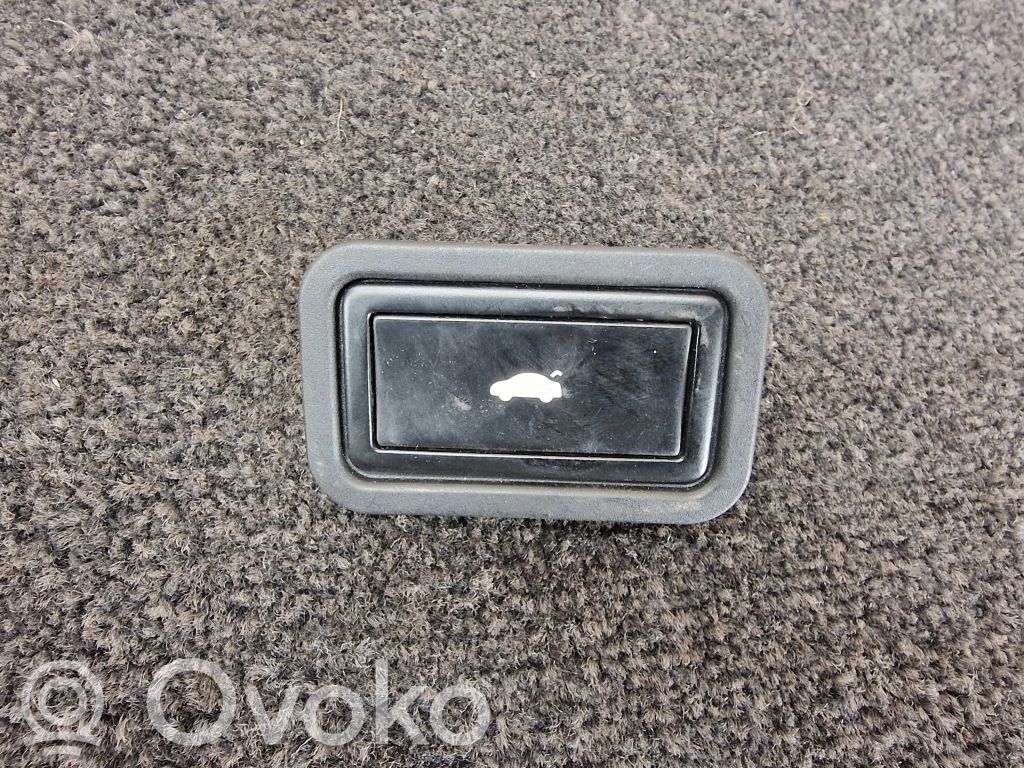 Tailgate/boot open switch button   3D0959831D