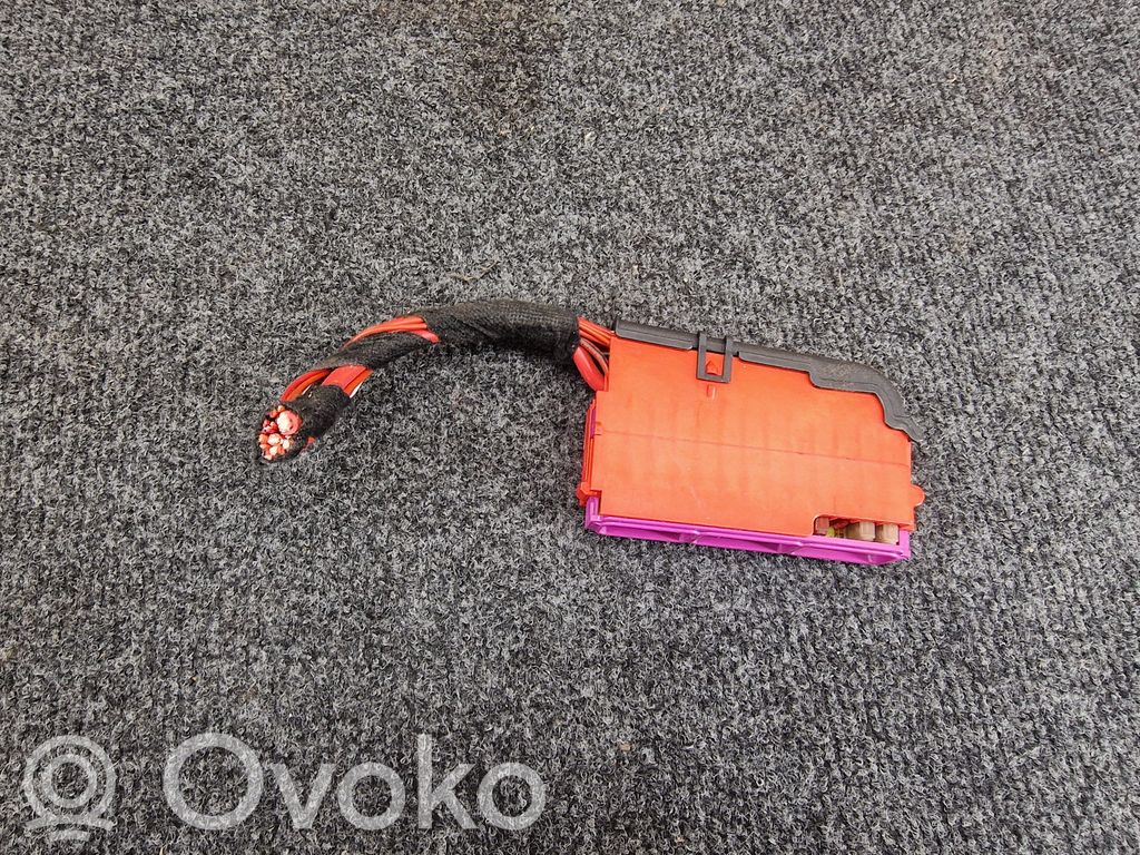 Audi Q7 4M Fuse module 