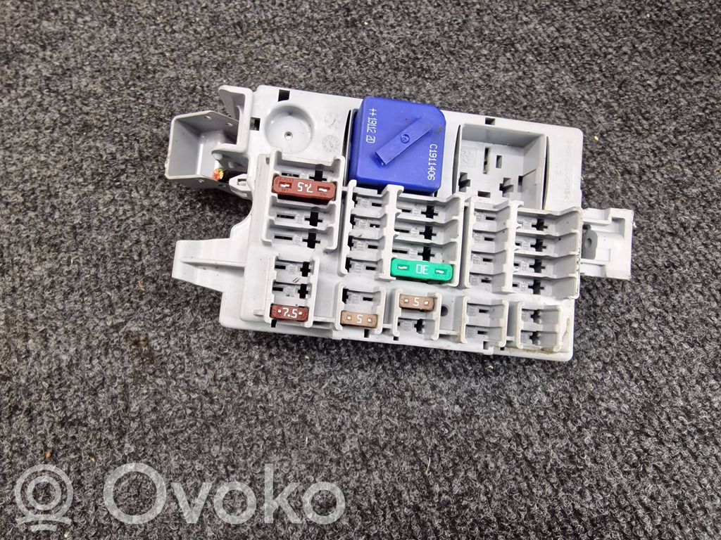 BMW 3 G20 G21 Ramka / Moduł bezpieczników 