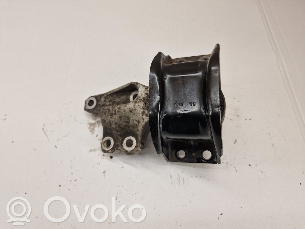 Peugeot 3008 I Engine mount bracket 