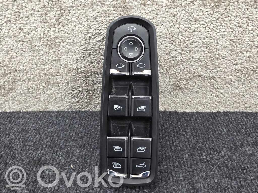 Porsche Cayenne (92A) Electric window control switch 
