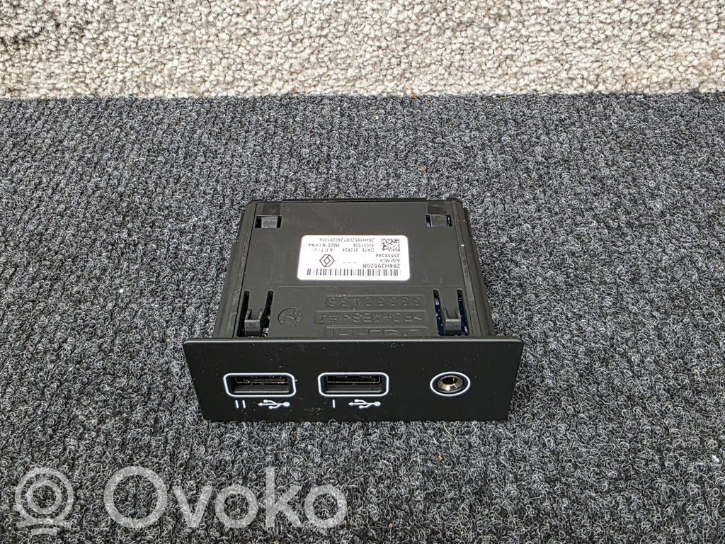 Renault Captur II Enchufe conector USB 