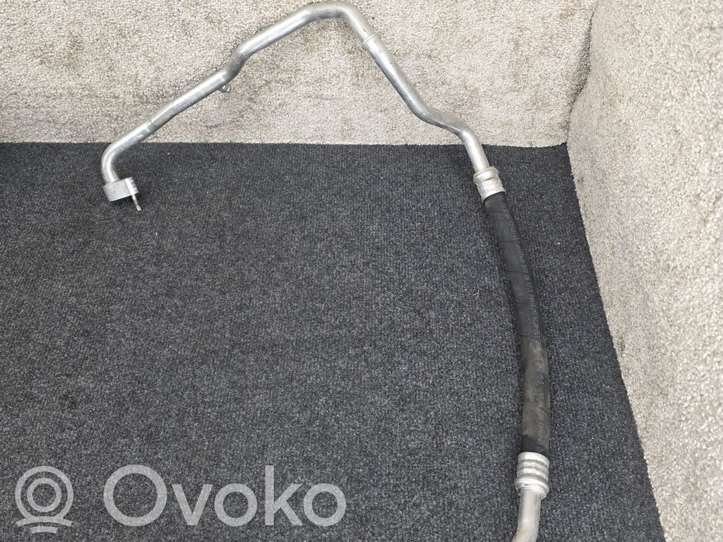 Skoda Octavia Mk4 Air conditioning (A/C) pipe/hose 