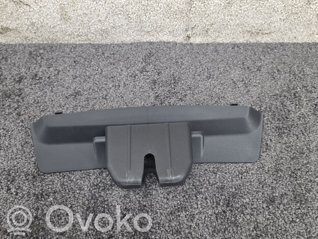 Porsche Cayenne (92A) Osłona rygla zamka klapy tylnej 