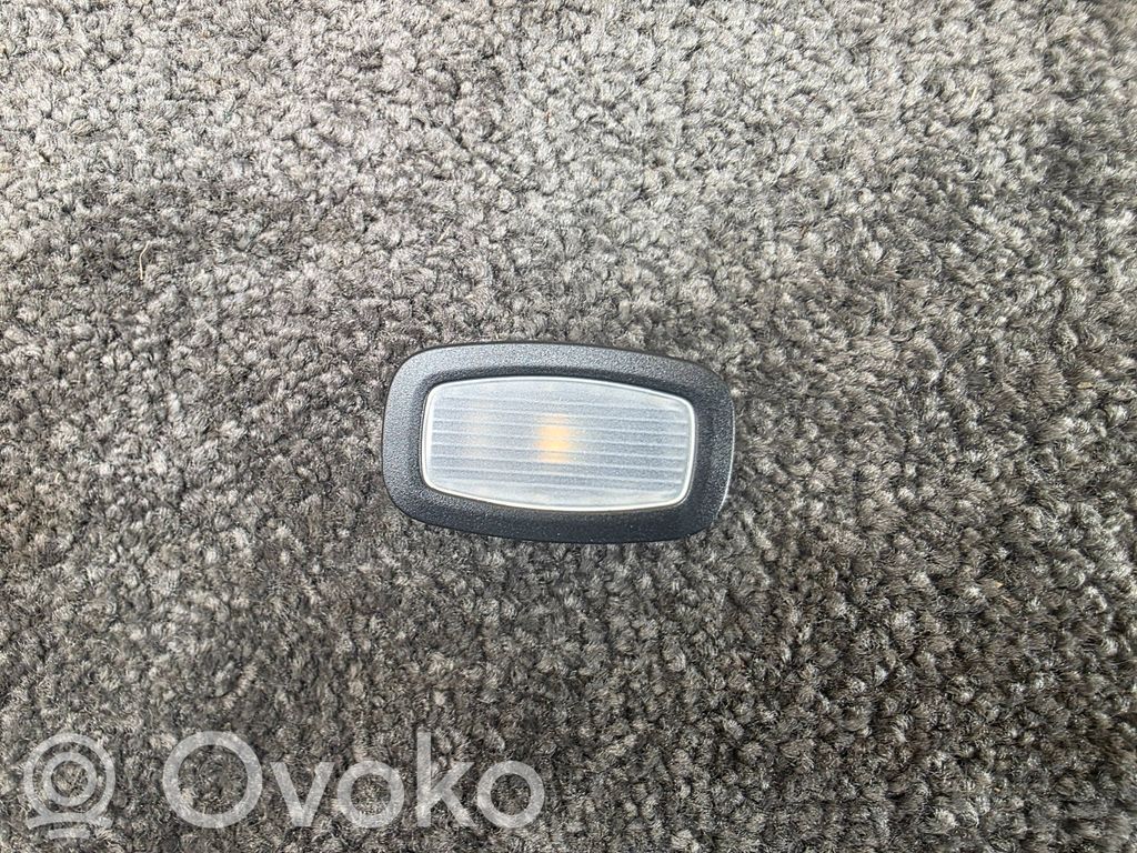 Mercedes-Benz C W205 Inne oświetlenie wnętrza kabiny 
