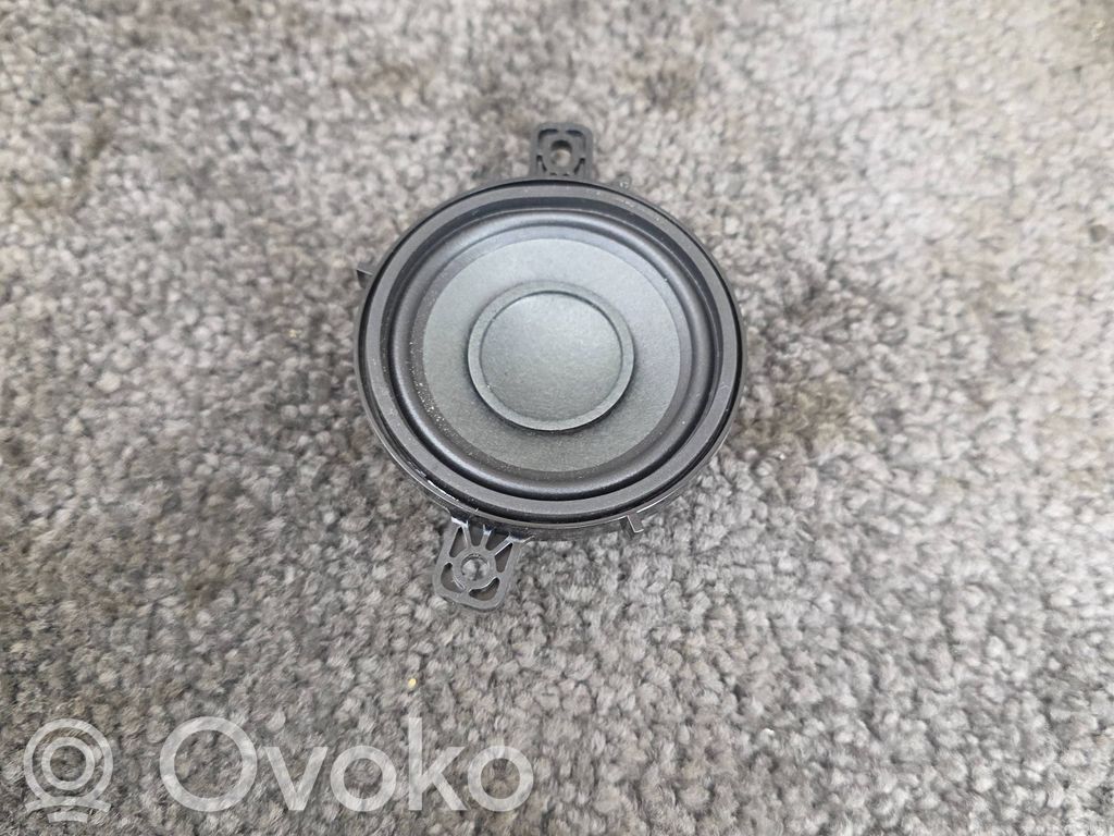 Tesla Model Y Panel speaker 