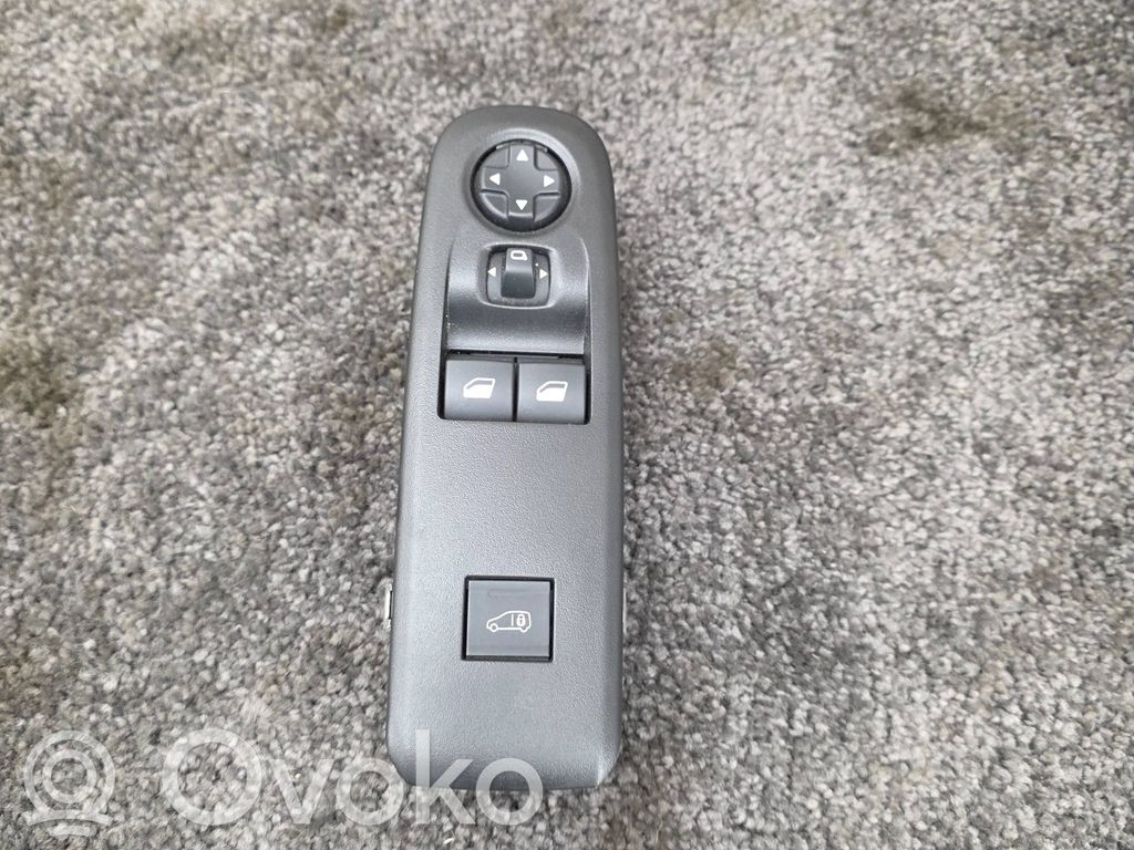 Citroen Berlingo Electric window control switch 
