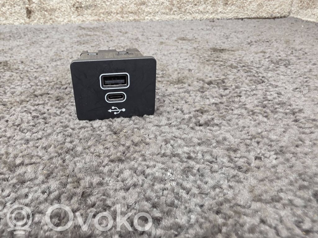 Enchufe conector USB   HX7T14F014AD,25063504102