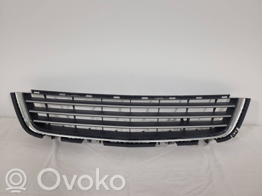 Opel Astra H Kratka dolna zderzaka przedniego 