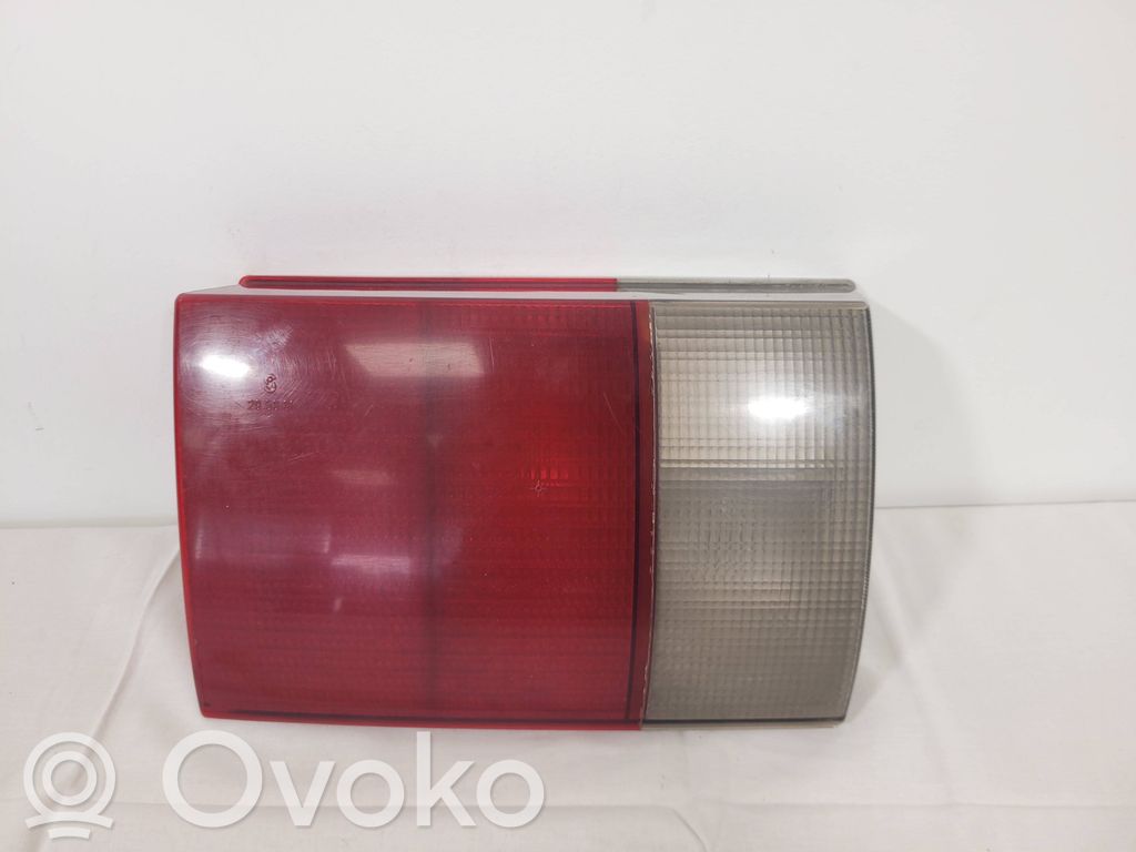 Audi 80 90 S2 B4 Takaluukun takavalot 
