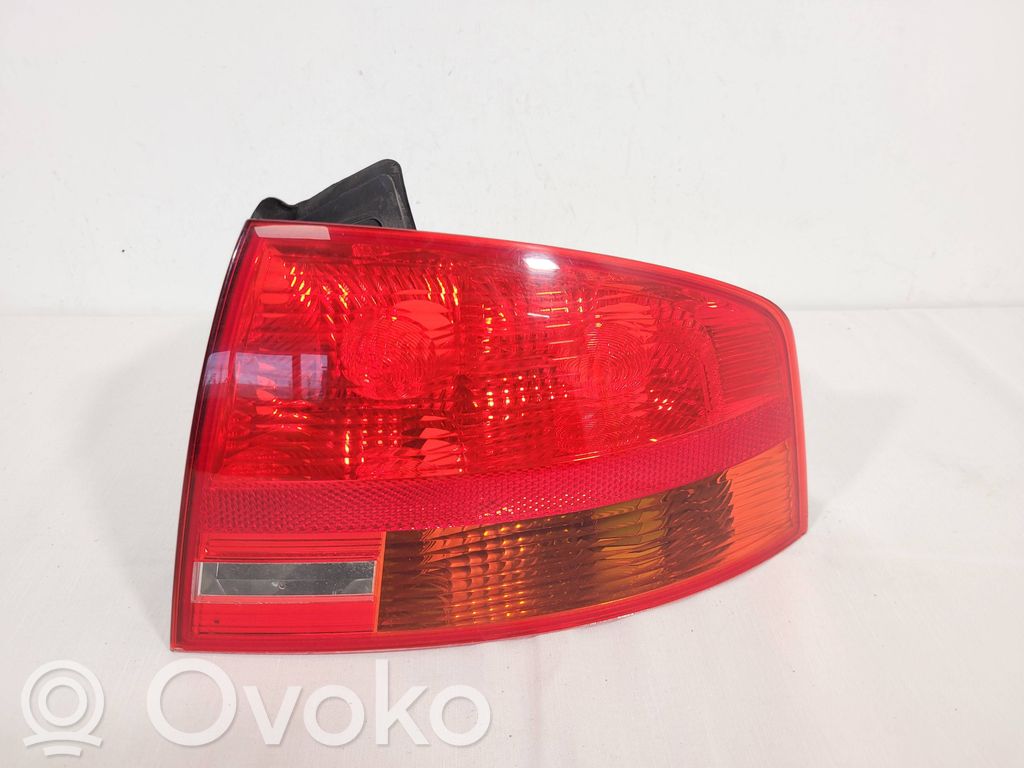 Audi A4 S4 B7 8E 8H Lampa tylna 