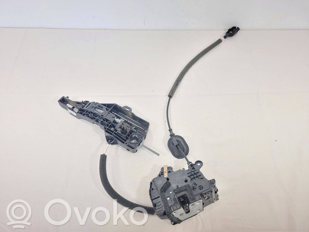 Renault Captur Rear door lock 