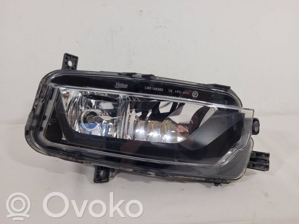 Volkswagen Multivan T6 Światło przeciwmgłowe przednie 
