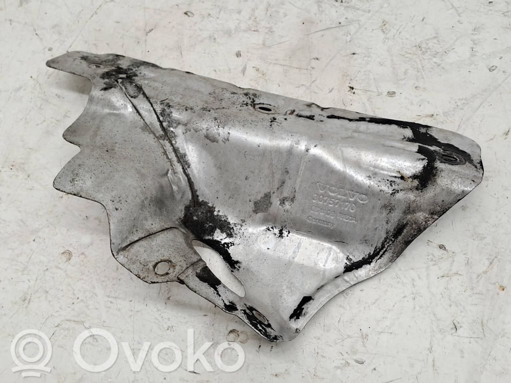 Volvo XC70 Protección térmica del escape 