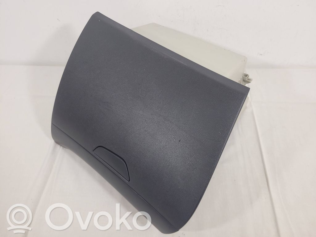 Renault Captur Glove box 