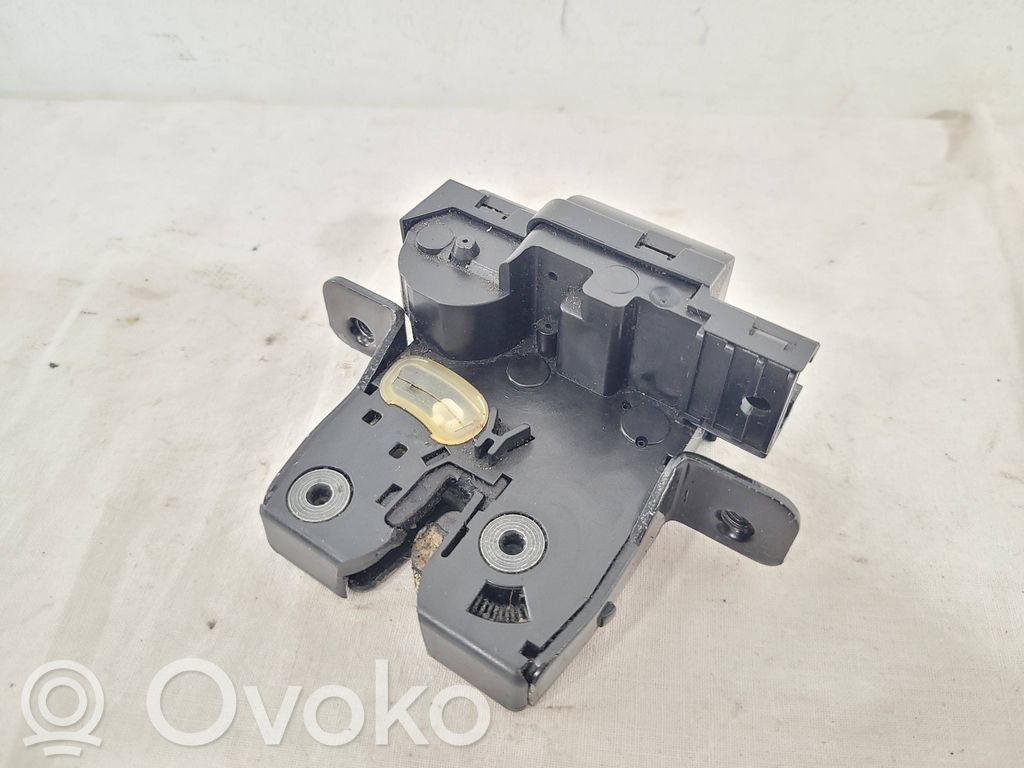 Nissan Qashqai Zamek klapy tylnej / bagażnika 